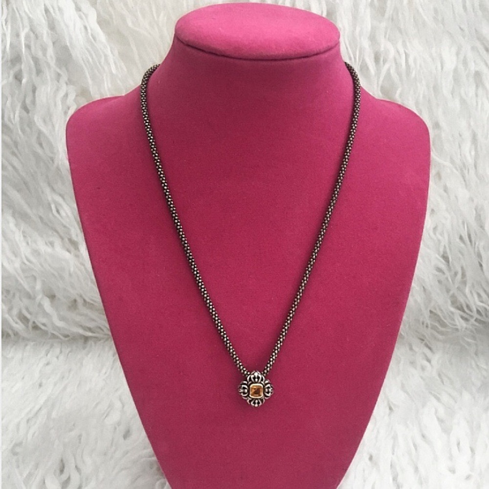 Fashion necklace